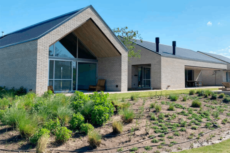 Grandes obras realizadas con listones y ladrillos Bricko de Corblock en Arquitextos